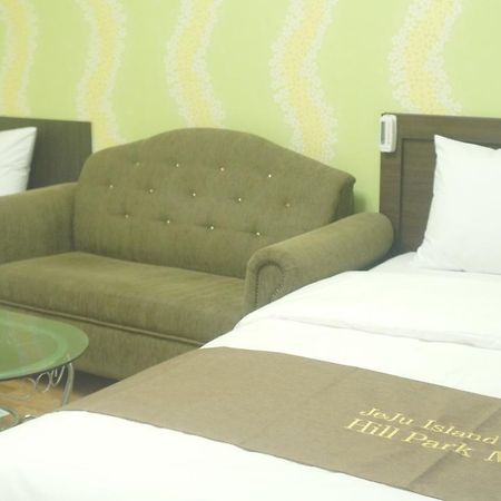 Hill Park Hotel Jeju Esterno foto