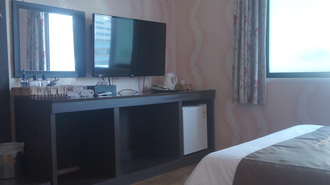 Hill Park Hotel Jeju Esterno foto